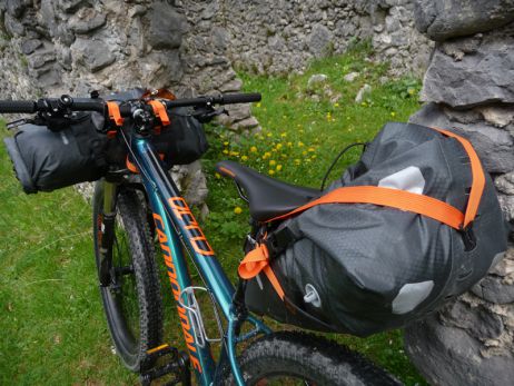 Bikepacking mit Ortlieb: Handlebar-Pack, Seat-Pack und Accessory-Pack im Test