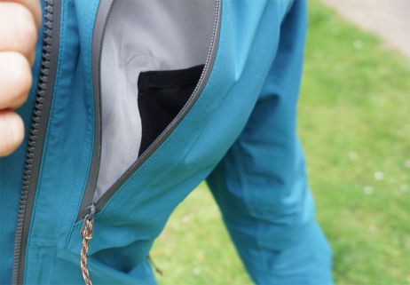 Schick, sportlich, funktional – Das Keb Eco-Shell Jacket Women von Fjällräven