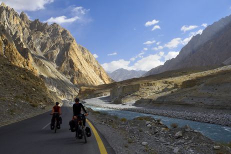 Karakorum-Highway:  Auf  dem  Fahrrad  durch  den  rauen  Norden  Pakistans
