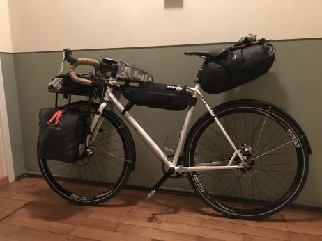 Radtaschen-Ausstattung für eine dreiwöchige Tour
