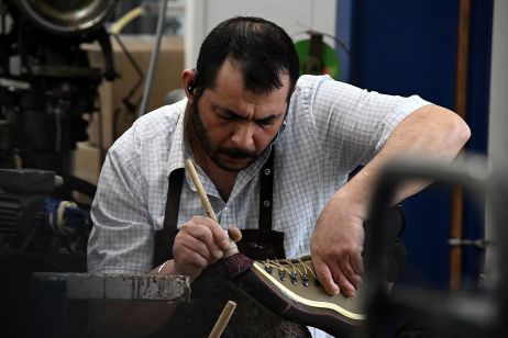 Traditionelles Schuhhandwerk – Zu Besuch bei Hanwag in Vierkirchen