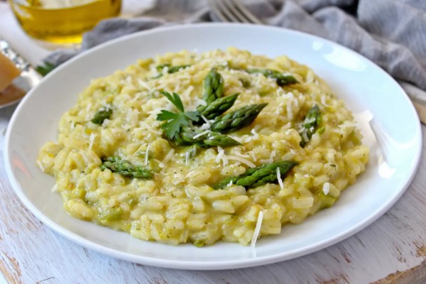 Creamy Risotto with Asparagus and Broccoli
